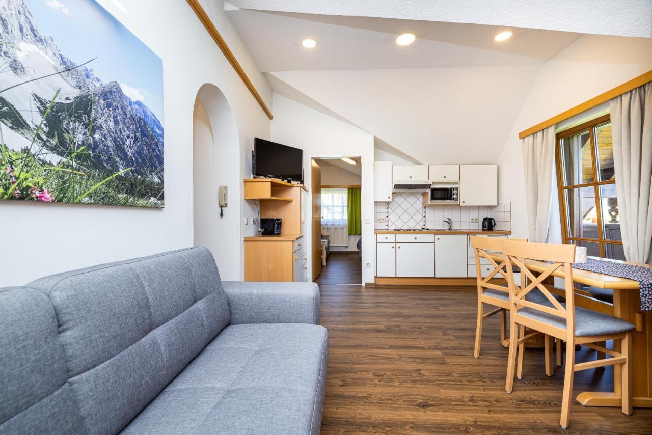 Michis Aparthotel Flachau Exteriör bild